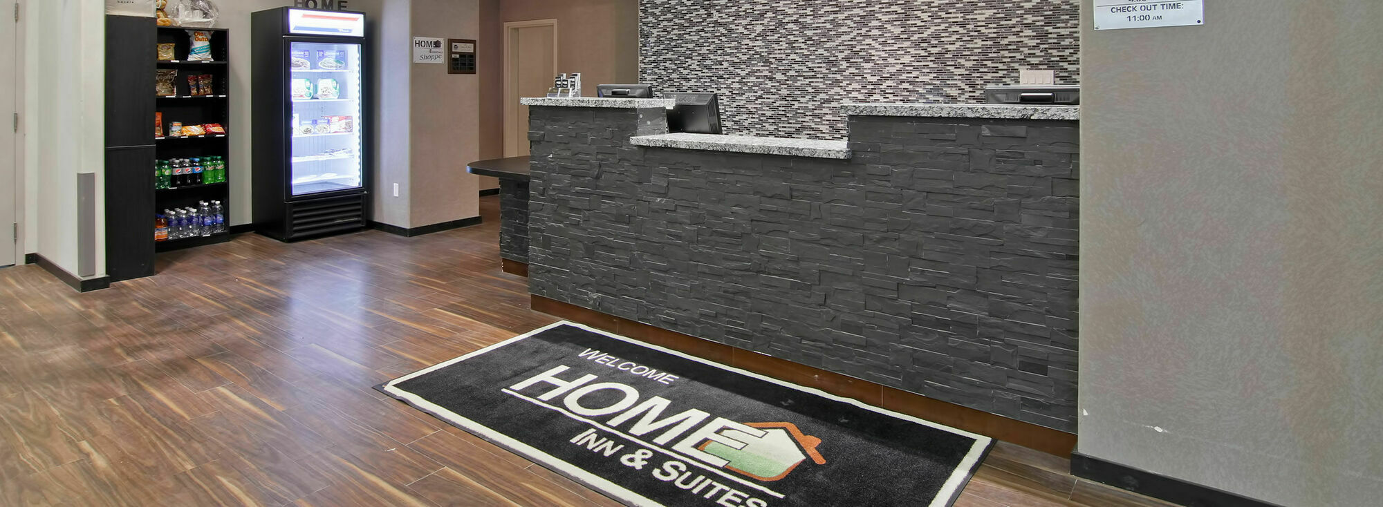 Home Inn & Suites Regina Airport Exterior foto